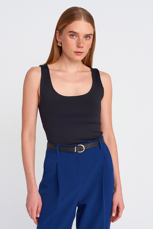 Top z szerokimi ramiączkami