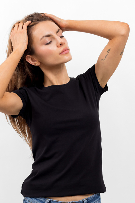 Koszulka w stylu minimal z krótkimi rękawami