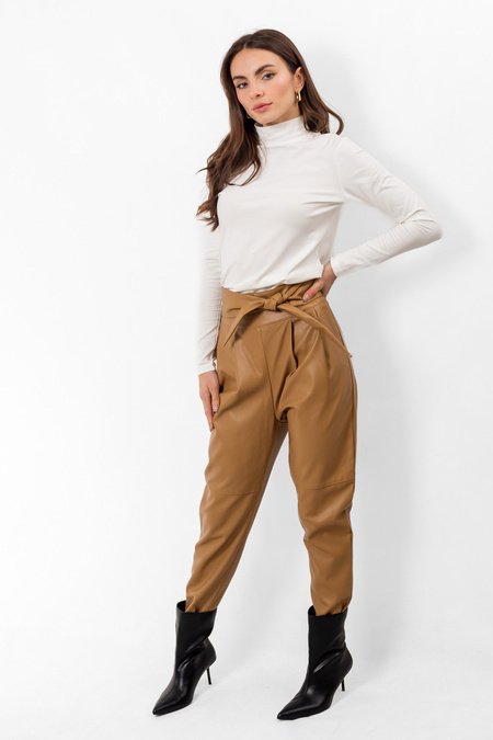 Spodnie ze sztucznej skóry