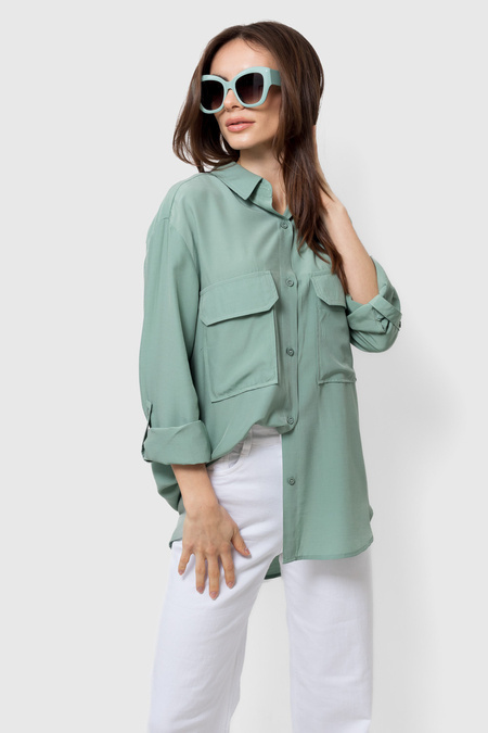 Koszula z naszytymi kieszeniami