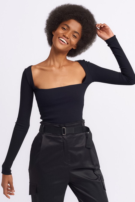 Top z długim rękawem